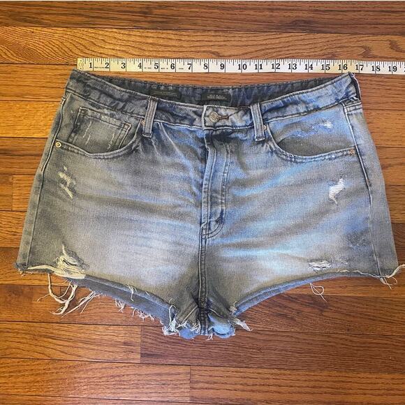 Wild Fable denim shorts Button up Size 12 Distressed Mom Cut off shorts - Picture 3 of 8
